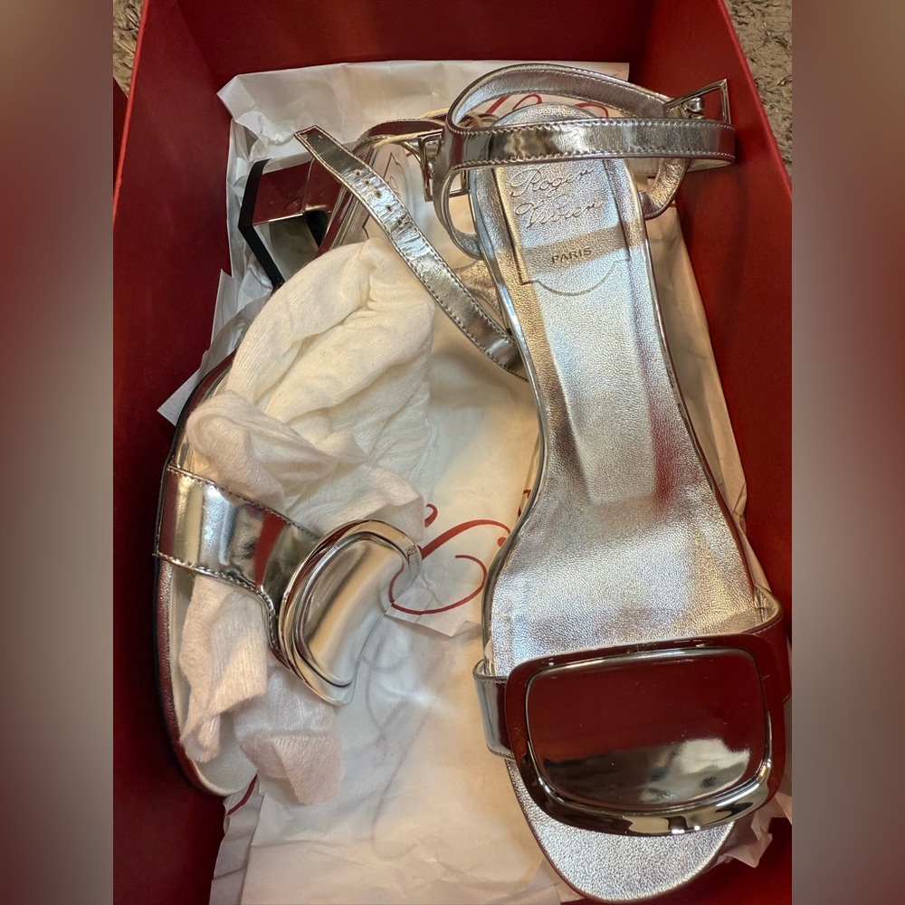 Roger  Vivier new 35.5